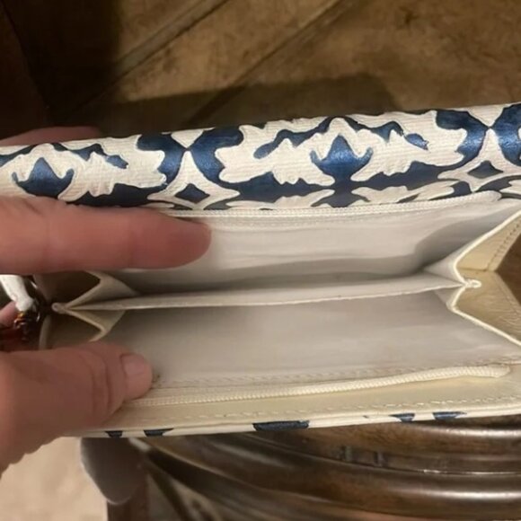 Blue and White Leather Myra Wallet - Picture 4 of 4